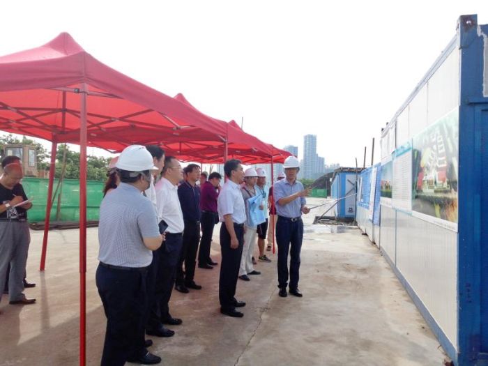 1505354873103306.jpg 王书记莅临项目现场指导工作.jpg