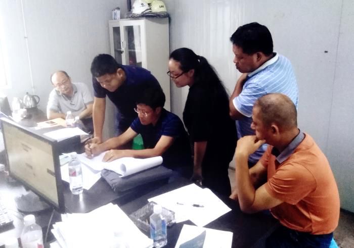 5检查指导现场。吕朝开 摄700.jpg