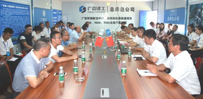 1.1座谈会现场。邓灿滨 摄700.JPG