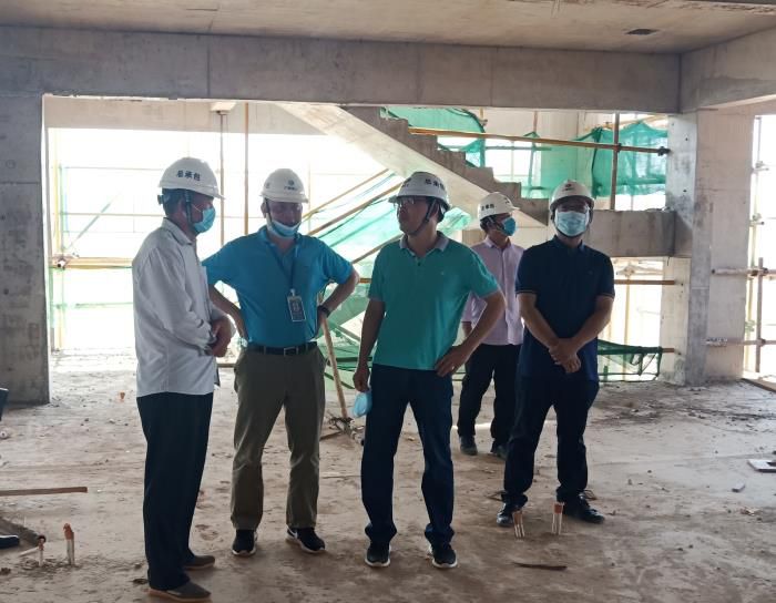 7.2指导工作。陈其毅 摄700.jpg