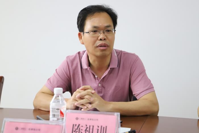 21.2陈祖训讲话。侯健杰 摄700.JPG