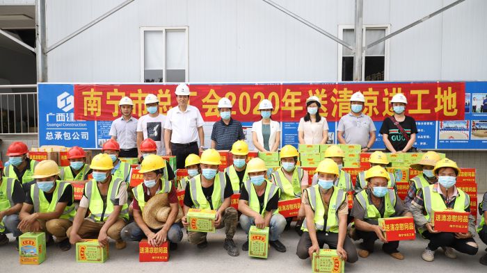 合影。李立云 摄.jpg