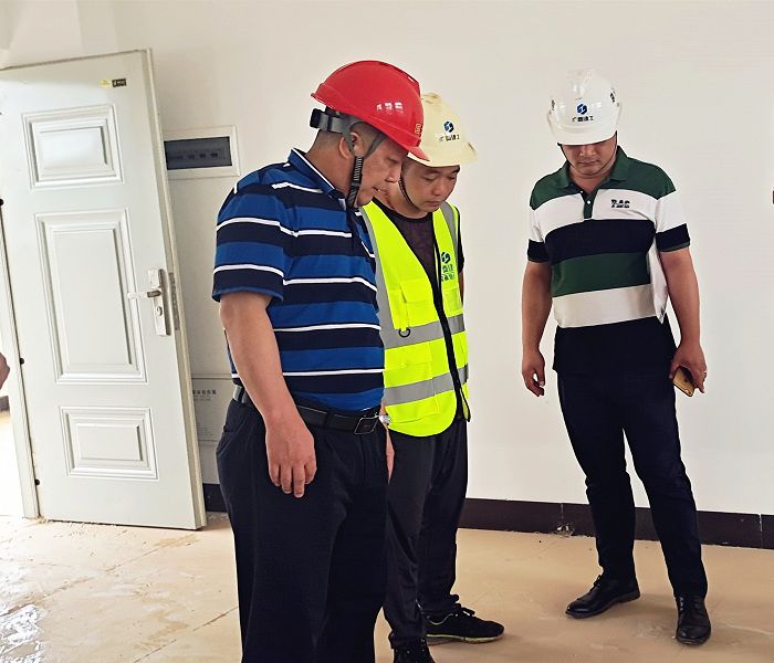 现场查看。廖益 摄.jpg