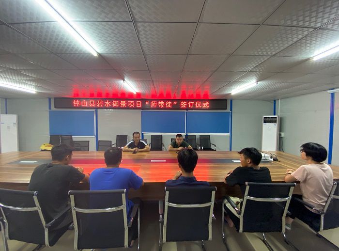 仪式现场。韦秀丽 摄.jpg