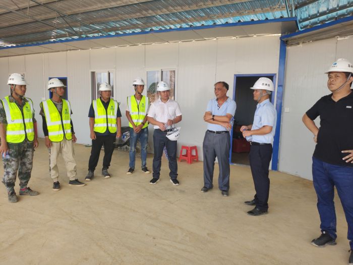 29检查现场。蓝必峰 摄1.jpg