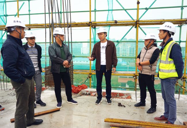1607589644123552.jpg 公司董事长、党委书记陈祖训深入现场调研指导。黄俊涵 摄.jpg