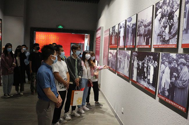 参观学习现场。张钊林 摄（修图）.jpg