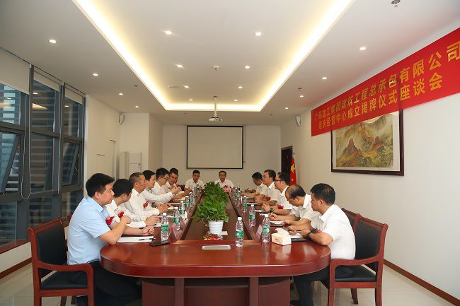 座谈会现场。杨桂峰 摄（修图）.jpg