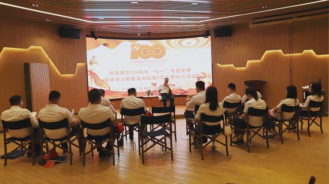 党课现场。卢勤 摄（修图）.jpg