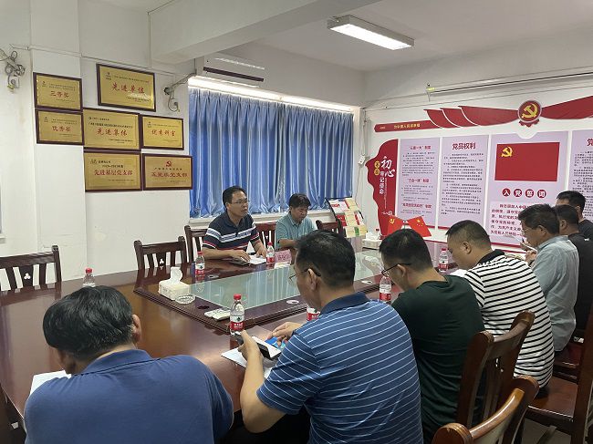 调研会现场。容芝雅 摄（修图）.jpg