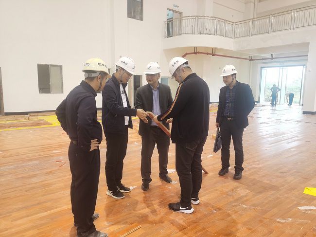 现场指导工作。刘博群 摄（修图） (2).jpg