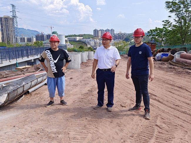 指导现场。韦武澳 摄（修图）.jpg