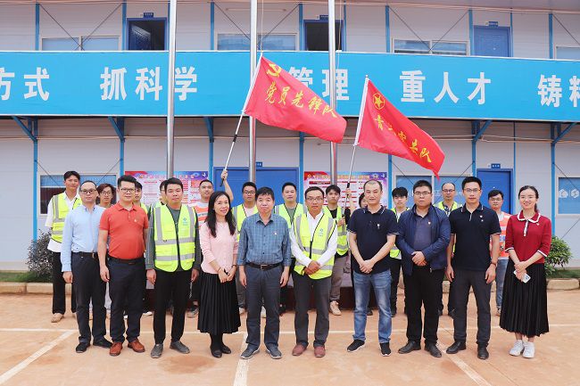 合影留念。周煜川 摄（修图）.jpg