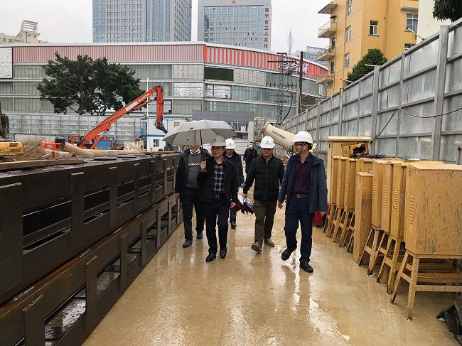 检查现场。罗成 摄（修图）.jpg