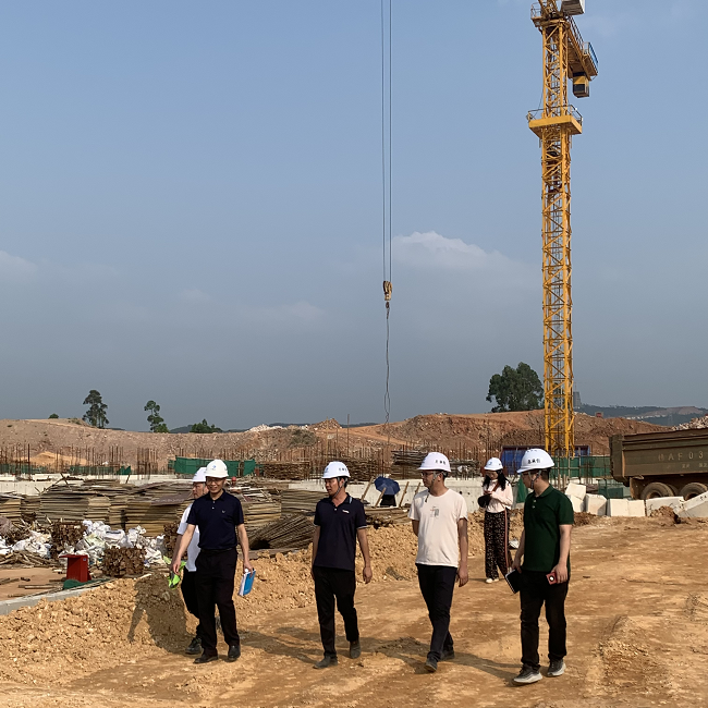 深入项目现场考察。朱淑霞 摄（修图）.png